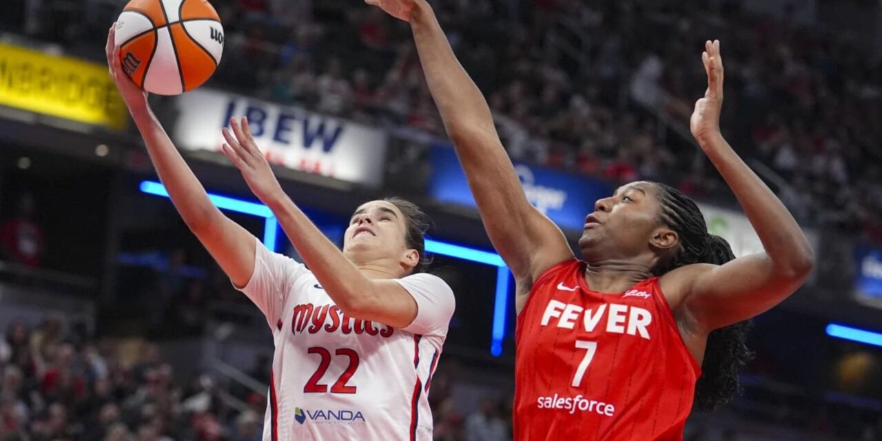 Los 21 puntos de Sonia Citron y el doble-doble de Kiki Iriafen llevan a las Mystics a superar a las Fever por 88-84