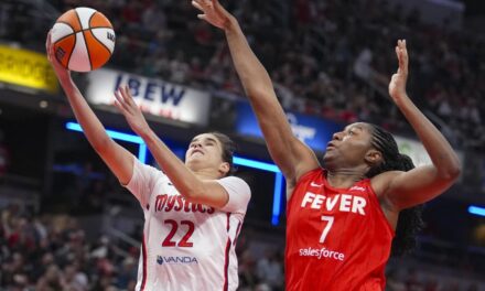 Los 21 puntos de Sonia Citron y el doble-doble de Kiki Iriafen llevan a las Mystics a superar a las Fever por 88-84