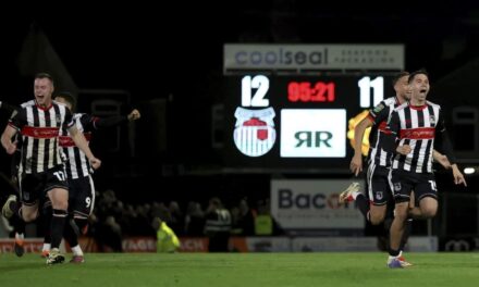 Manchester United eliminado por Grimsby Town, de 4ta división, en la Copa de la Liga Inglesa