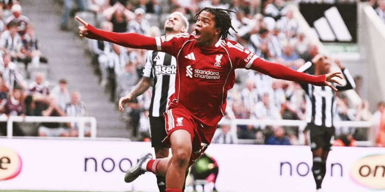 Rio Ngumoha, de 16 años, anota gol agónico para que Liverpool gane 3-2 a un Newcastle con 10 hombres