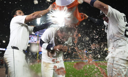 Gleyber Torres recibe boleto decisivo y Tigres superan 1-0 a Astros en 10 entradas