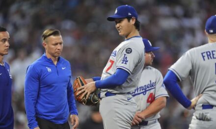 Rockies castigan a Ohtani en su debut en Coors Field y vencen a Dodgers por 8-3