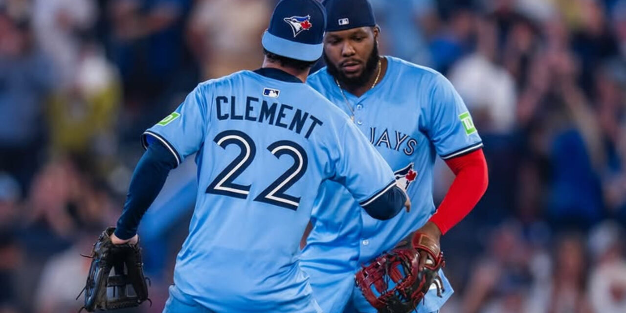 Guerrero Jr. conecta jonrón mientras Scherzer y Azulejos vencen 2-1 a Cubs