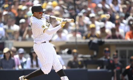 Machado logra tres impulsadas y Padres vencen 8-4 a Gigantes para llevarse la serie