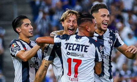 Rayados golea a Necaxa