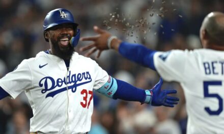 Elevado de sacrificio de Betts y jonrón de Hernández dan triunfo a Dodgers sobre Padres