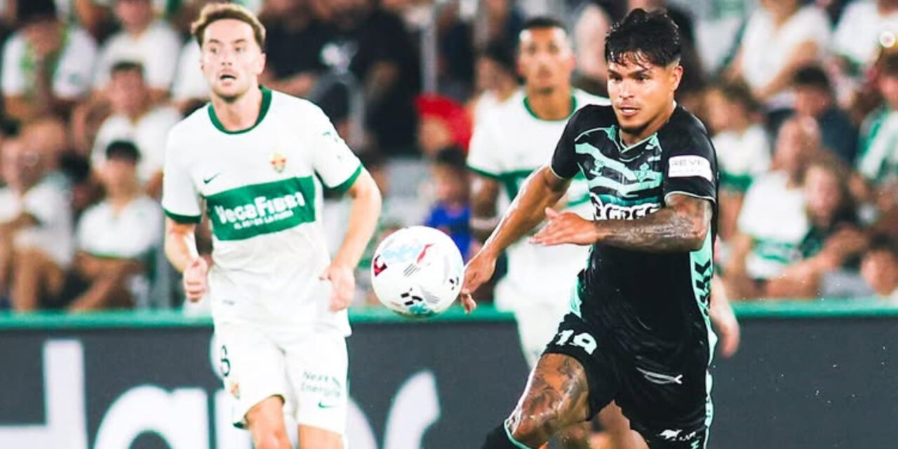 Elche empata con gol tardío ante Real Betis en su regreso a La Liga