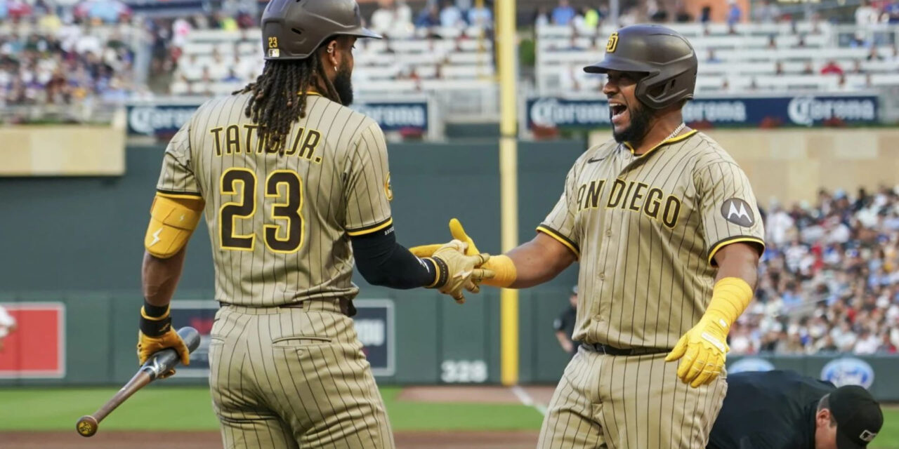 Díaz pega dos jonrones y Padres vencen a Mellizos 12-3