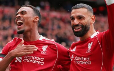 Liverpool gana el derbi de Merseyside y mantiene su inicio perfecto en la Liga Premier