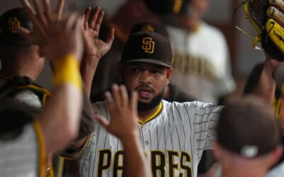 El grand slam de O’Hearn y las 7 entradas de Vásquez ayudan a los Padres a vencer a los Brewers 7-0