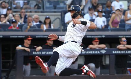 Los Yankees quedan segundos detrás de los Blue Jays en la División Este de la Liga Americana a pesar de vencer a los Orioles 3-2