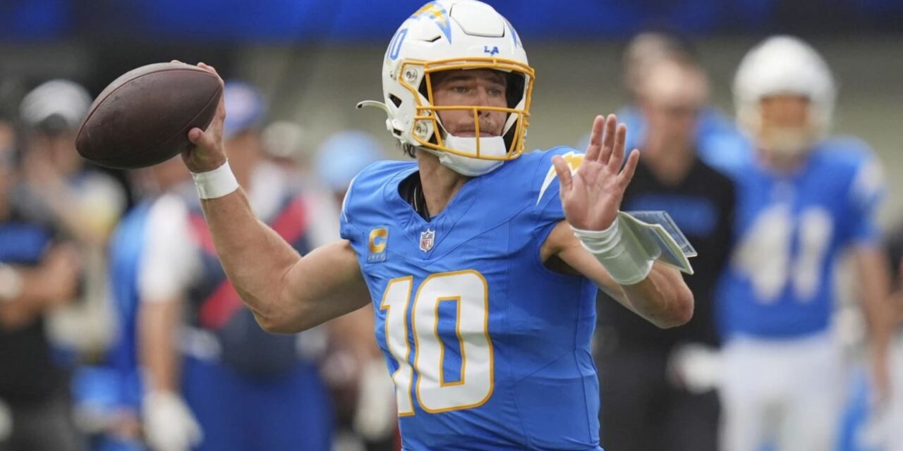 Chargers tienen arranque de 3-0 de la mano de Herbert con triunfo 23-20 sobre Broncos