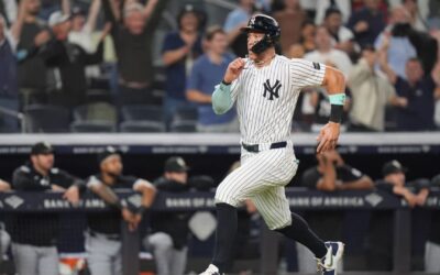 Judge llega a 50 jonrones por cuarta vez, conecta par y los Yankees empatan en el liderato del Este de la Liga Americana