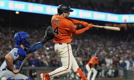 Grand slam de Patrick Bailey envió a los Giants a la victoria sobre Dodgers