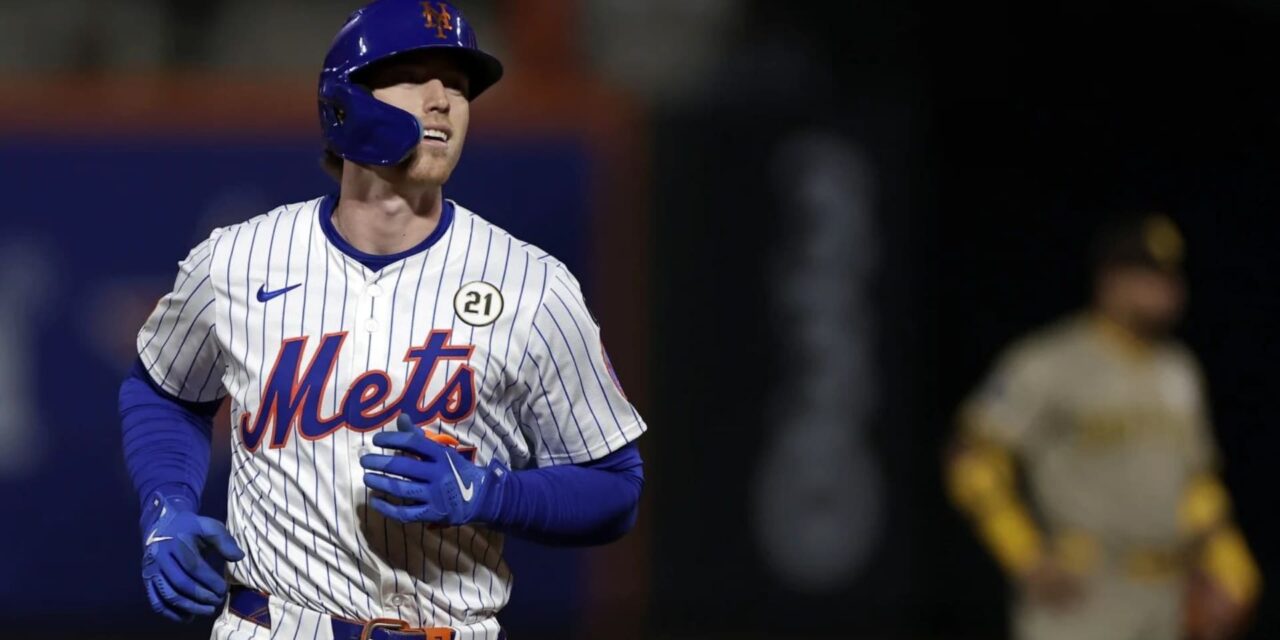 Baty lidera la oleada de poder y los Mets vencen a los Padres 8-3