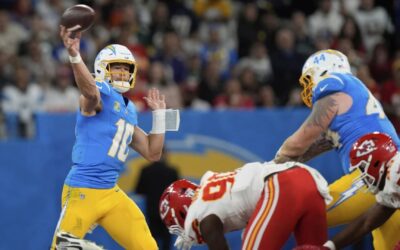 Herbert supera a Mahomes para ayudar a los Chargers a vencer a los Chiefs 27-21 en Brasil