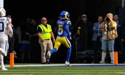 Atwell logra TD de 88 yardas y Rams vencen 27-20 a Colts tras balón suelto de Mitchell