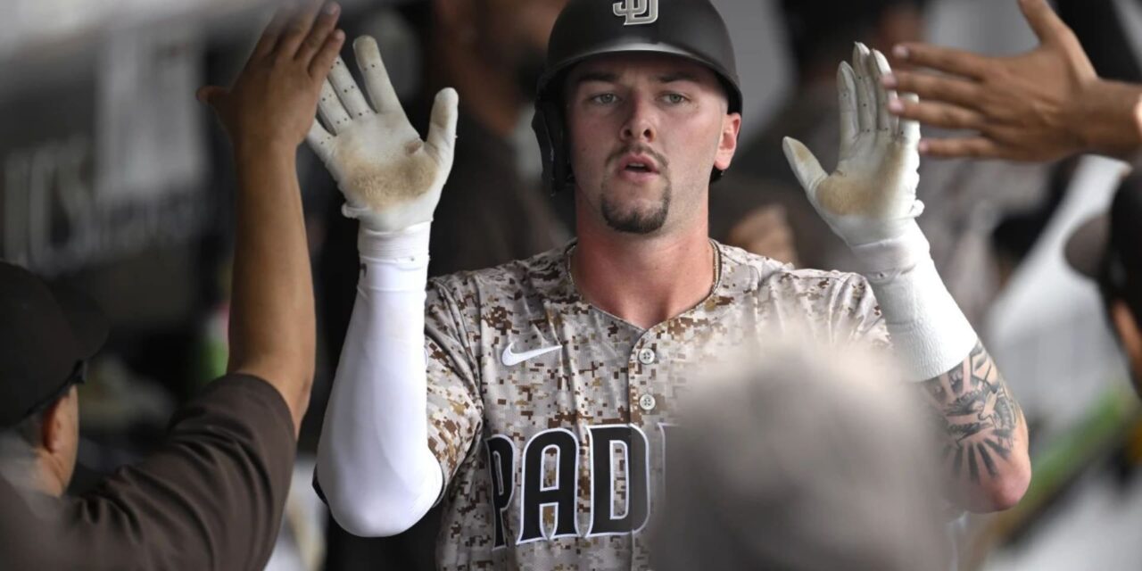 Merrill conecta jonrón de tres carreras y los Padres superan 9-6 a Moniak y los Rockies