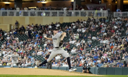 Los Yankees sobreviven otro colapso del bullpen y vencen a los Twins 10-9