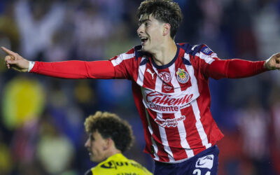 Chivas acaba con América y se queda con el Clásico