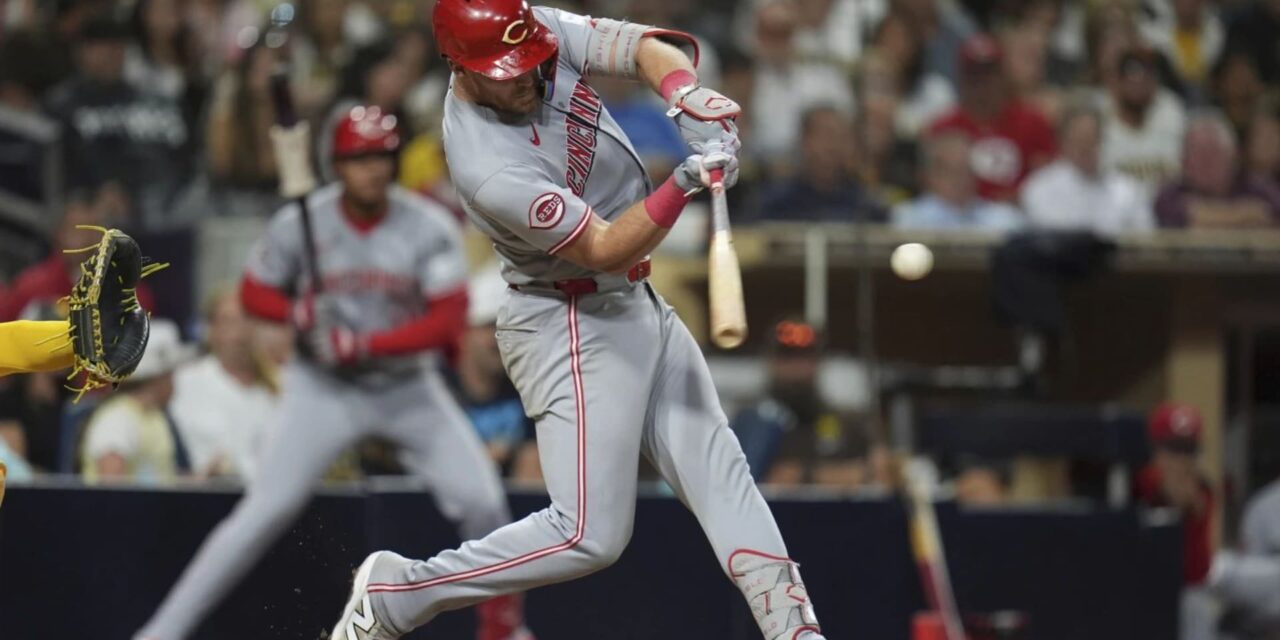 Stephenson conecta jonrón de 2 carreras en la 9ª y da triunfo a Rojos, 4-3 sobre Padres