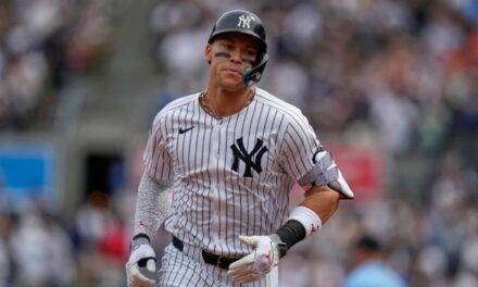 Aaron Judge conecta su 20mo jonrón en la primera entrada, el 53mo de la temporada