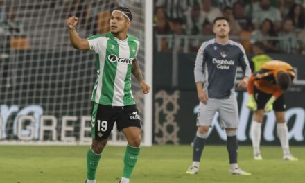 El Betis recupera la buena senda y la Real sigue perdida