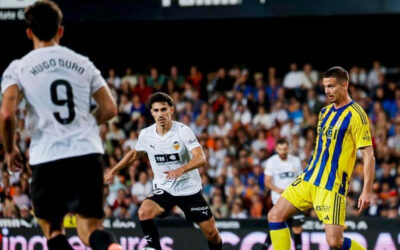 Oviedo vence 2-1 al Valencia en partido pospuesto de La Liga