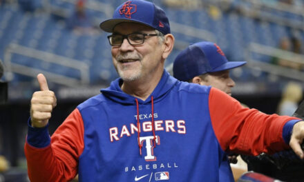 Bruce Bochy deja de ser manager de los Rangers tras tres años y único título de Serie Mundial