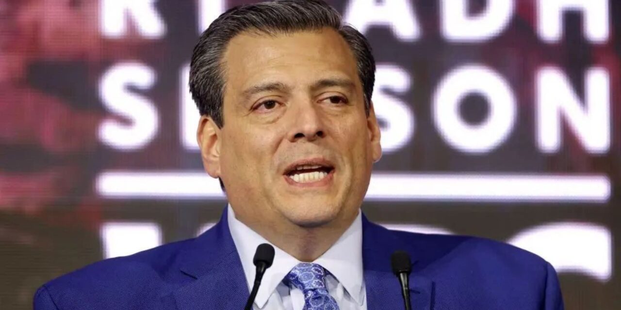 Sulaimán respalda a ‘Canelo’ Álvarez ante críticas Márquez: «No seas envidioso»