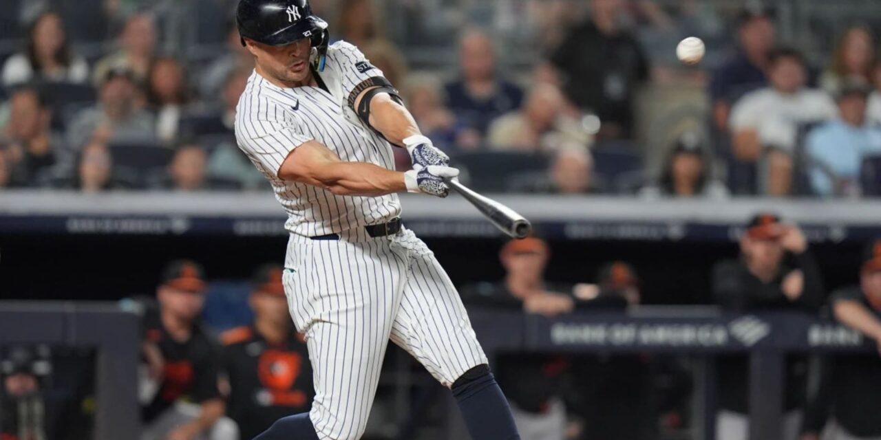 Yankees vencen a Orioles en noche de jonrones de Stanton y Judge para mantener empate con Azulejos