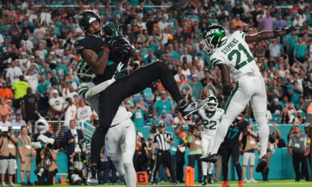 Darren Waller anota dos veces en triunfo de Dolphins 27-21 ante Jets, pero pierden a Hill por lesión