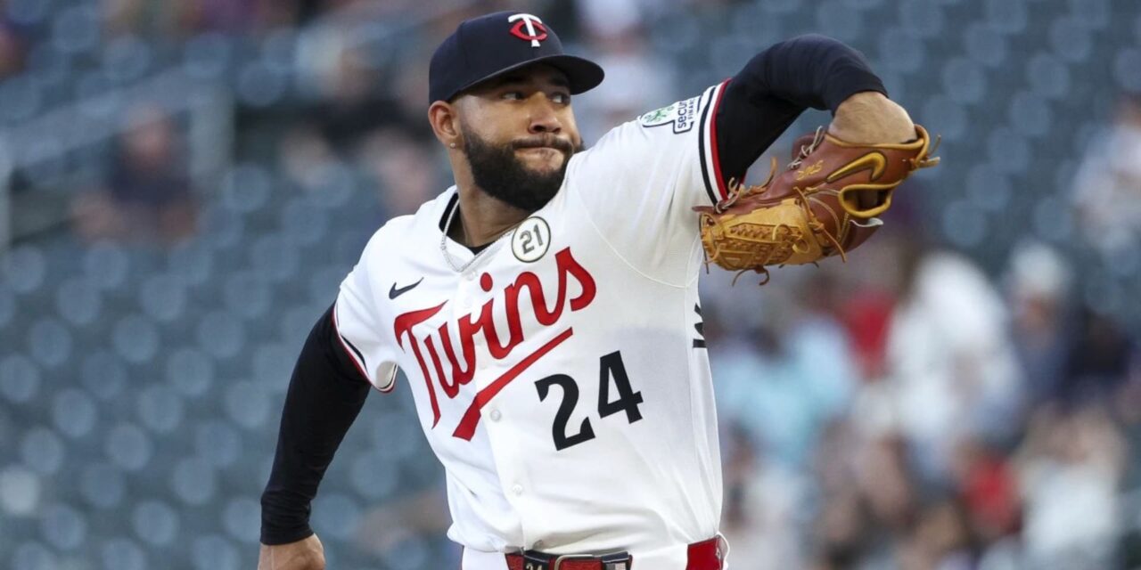 Woods Richardson poncha a 11 en victoria 7-0 de Mellizos ante Yankees