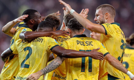 Santiago Gimenez y el Milan hilan tres victorias