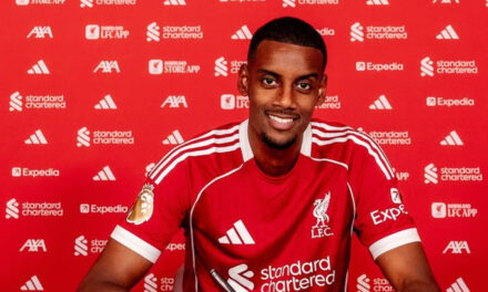 Liverpool ficha a Isak del Newcastle por cifra rpecord en Inglaterra de 170 millones de dólares
