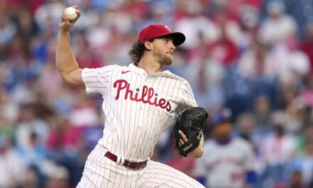 Nola se recupera y Duran cierra para Filis que vencen 1-0 a Mets y amplían ventaja en el Este