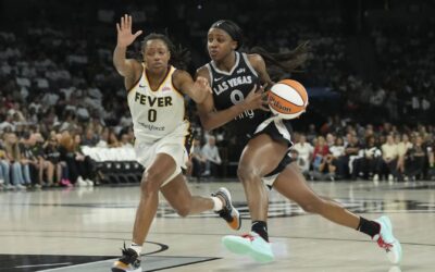 Kelsey Mitchell anota 34 puntos y lidera a Fever a una victoria sorpresa en el Juego 1 sobre Aces, 89-73