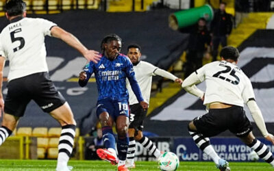 Eze anota su 1er gol con Arsenal, que gana en Copa de Liga. Avanzan Man City, Tottenham y Newcastle