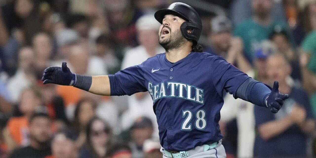 Suárez pega jonrón y Marineros vencen 4-0 a Astros