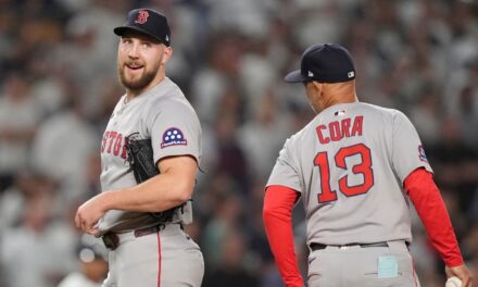 Crochet domina y Medias Rojas azotan al bullpen de Yankees para tomar ventaja en serie de comodines