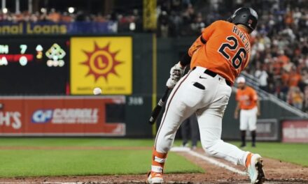 A un out de irse sin hit, Orioles sorprenden a Dodgers con 4 carreras en la 9na y ganan 4-3