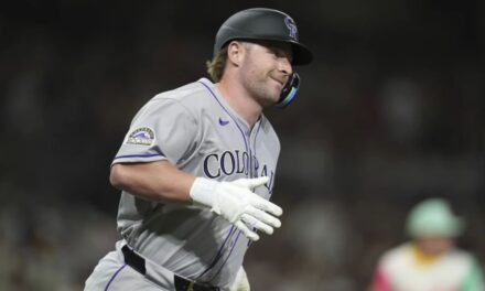 Novato Crim conecta 1er hit en las mayores, un jonrón, y Rockies se imponen 4-2 a Padres