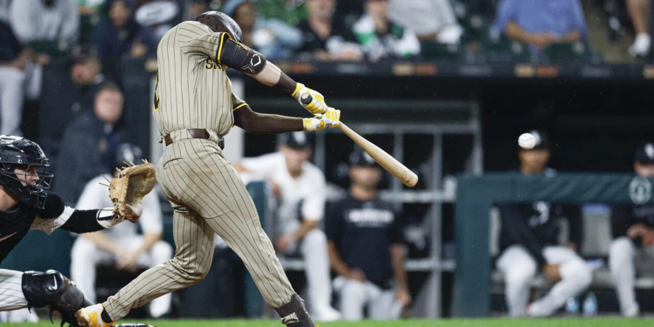 O’Hearn conecta doble de 3 carreras y los Padres se acercan a los playoffs con victoria de 7-3 sobre los White Sox