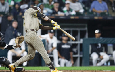 O’Hearn conecta doble de 3 carreras y los Padres se acercan a los playoffs con victoria de 7-3 sobre los White Sox