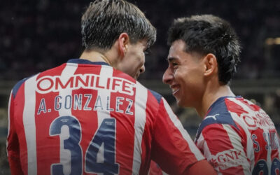 Chivas vence a Necaxa en regreso de Fernando Gago