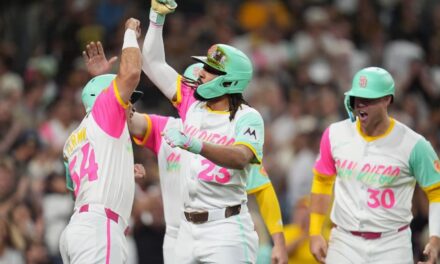 El grand slam de Fernando Tatís Jr. envía a los Padres a vencer a los Diamondbacks 7-4, eliminando a Arizona
