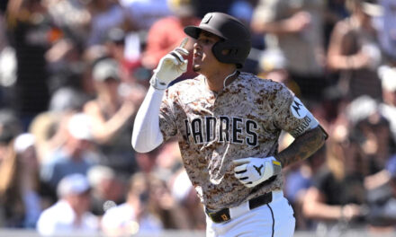 Machado y Padres avanzan a la postemporada tras vencer 12-4 a Diamondbacks y barrer