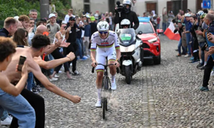 Tadej Pogacar cierra temporada increíble con título récord de quinto Tour de Lombardía