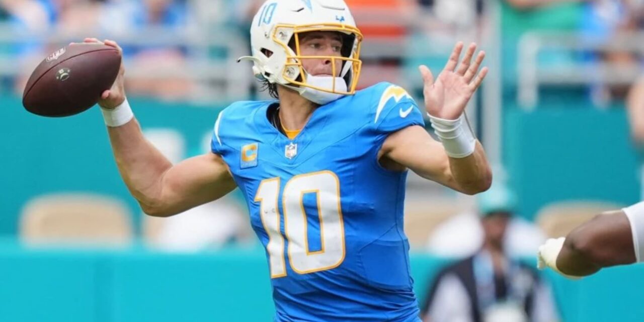 Justin Herbert lidera a los Chargers en el último minuto para vencer 29-27 a los Dolphins
