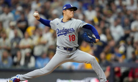 Yamamoto lanza juego de 3 hits y Dodgers amplían ventaja ante Cerveceros en Serie de Campeonato